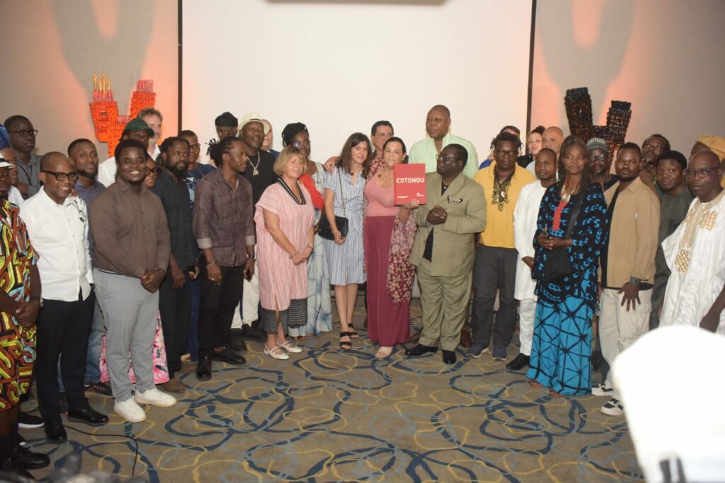 Article : Lancement du 4ᵉ opus de « Nids d’artistes » : Malika Éditions consacre Cotonou au cœur de la création artistique africaine